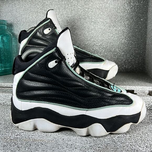 Jordan Pro Strong "Black/Tropical Twist/Smoke Grey/White" Youth Sneakers Size 4 - Picture 4 of 9